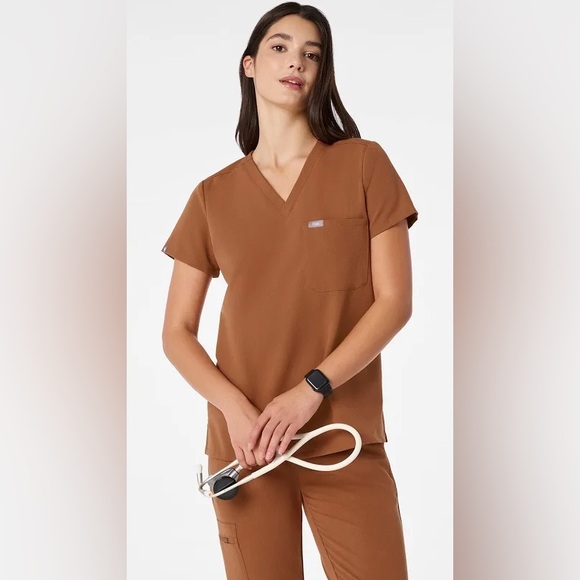 Figs Tops - FIGS Catarina Scrub Top in Atlantic Fall